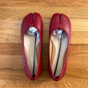 Raboesy Tabi BRAND NEW RED color